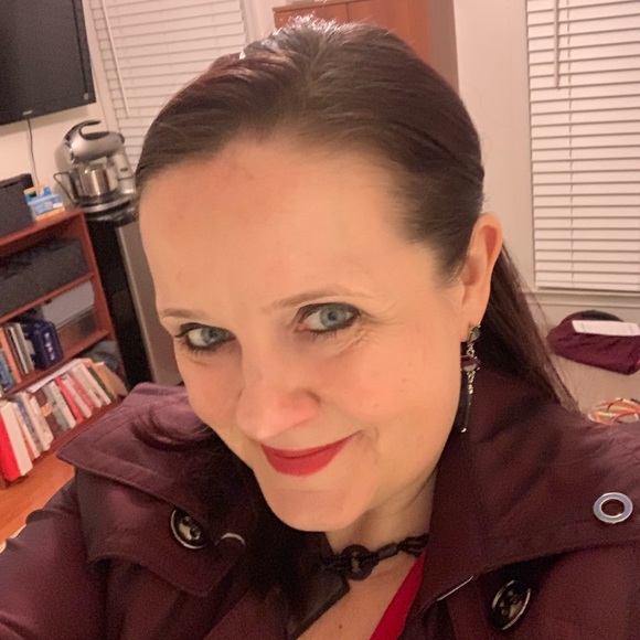 Meet your Posher, Michelle - Picture 1 of 1